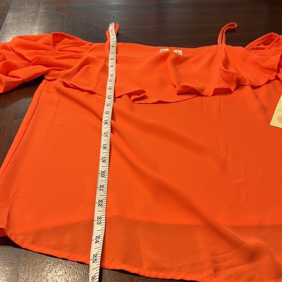NWT Tacera | Coral Puff Tier Cold Shoulder Top | Size Small - Picture 10 of 10